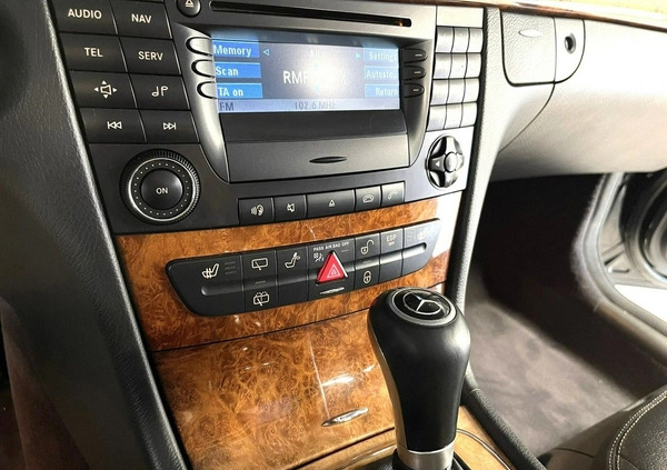 Mercedes-Benz Klasa E cena 29900 przebieg: 267000, rok produkcji 2006 z Środa Wielkopolska małe 667